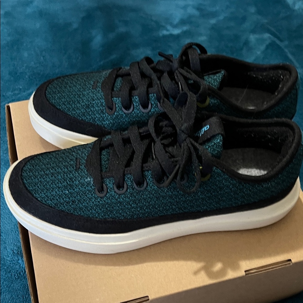 Allbirds Teal and Black Casual Sneakers - Picture 3 of 5